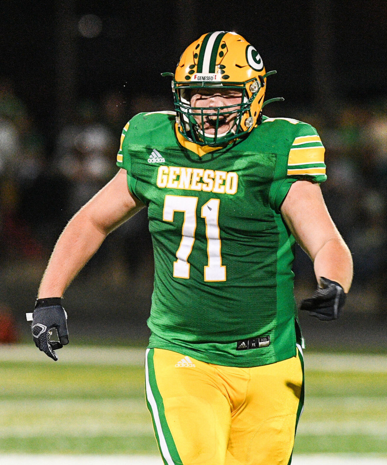 091021-qc-spt-ut-geneseo-fball-025